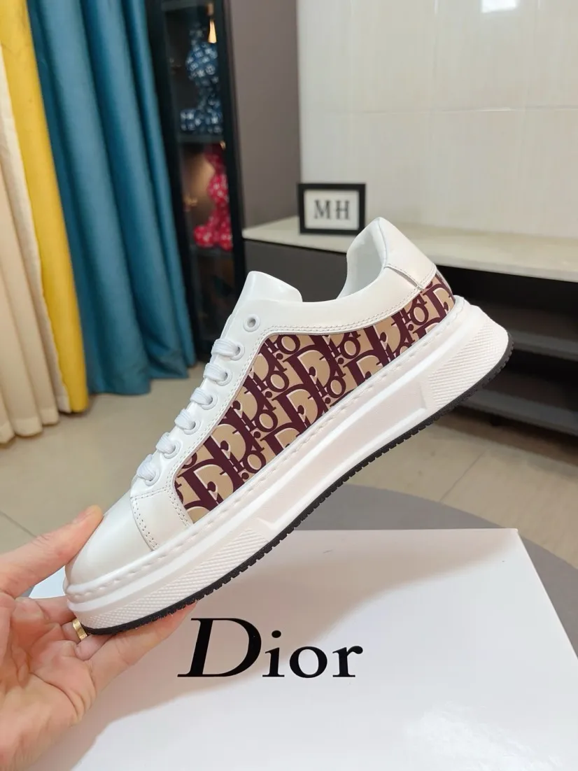 Ex-factory price 400🌹🌹【Dior】Best-selling model, world premiere on official website🔝High-end brand of men's shoes, latest series on official website: The upper is made of imported cowhide with specially designed fabrics➕Mesh breathable lining. Make walking more convenient and comfortable! Compared with the official quality, Midea’s 1:1 replica. Create a fashionable personality to set off your uniqueness! A must-have for trendy men! Classic style. Men's sizes: 38-44.